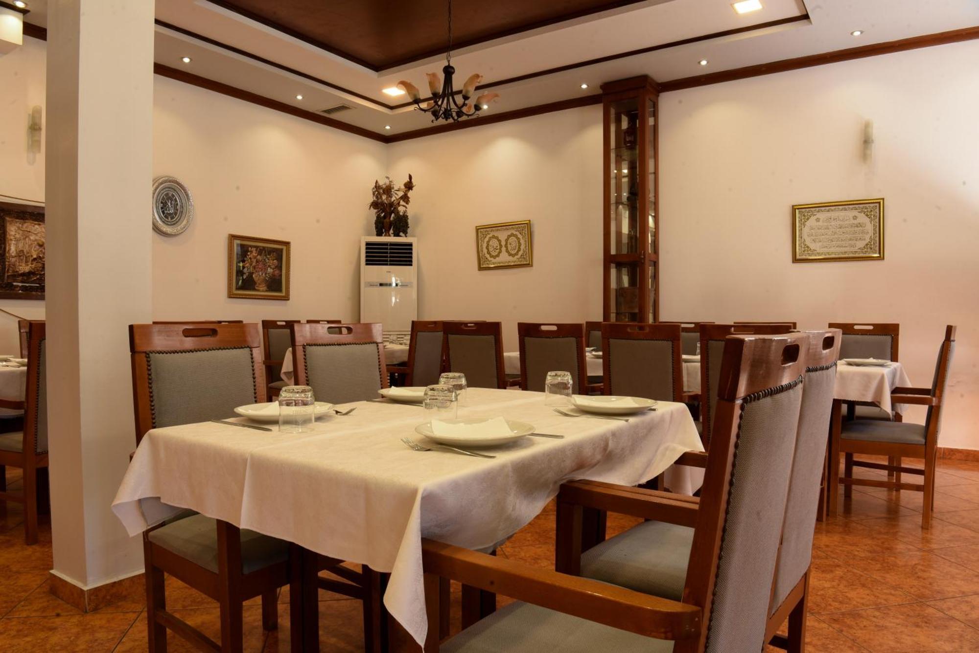 Hotel Restorant Halal Il Tramonto. Vorë Exteriör bild