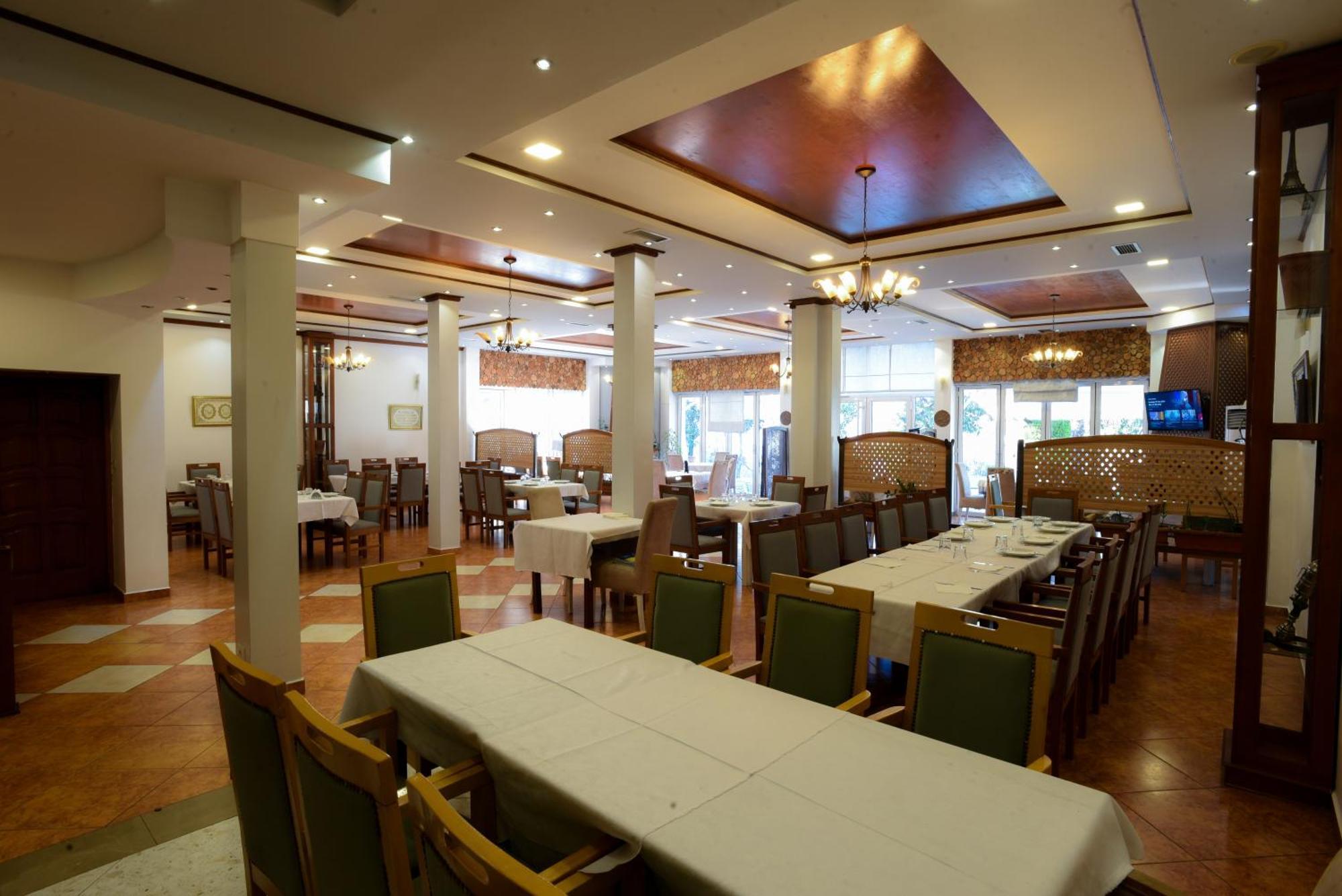 Hotel Restorant Halal Il Tramonto. Vorë Exteriör bild